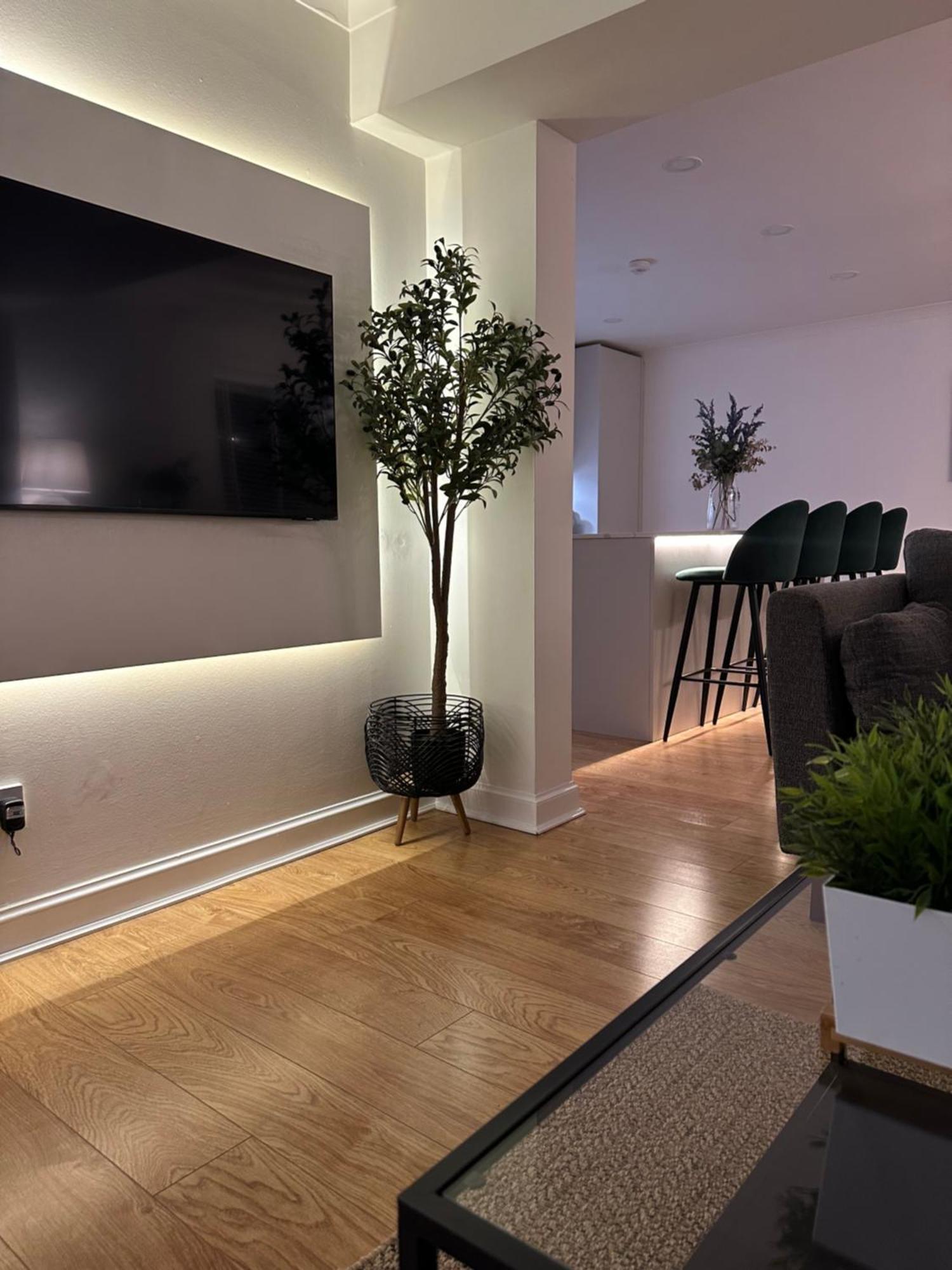 Lux 2 Bedroom Ground Floor Apartment EDI Eksteriør bilde